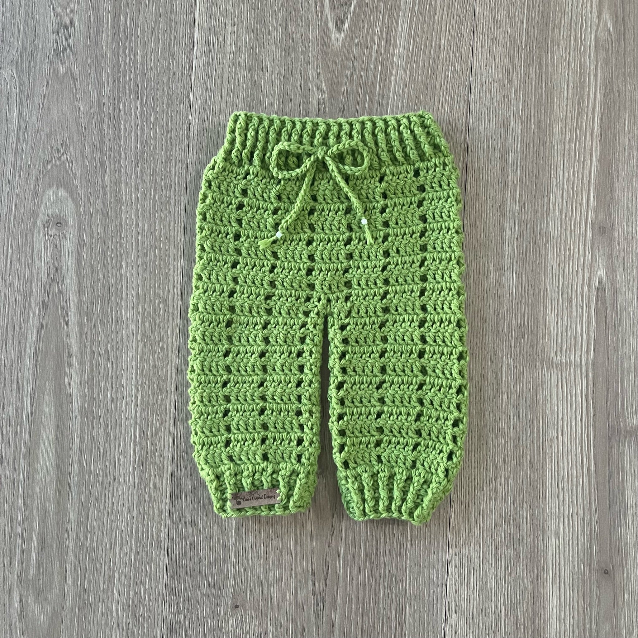 Apple crochet baby pants front