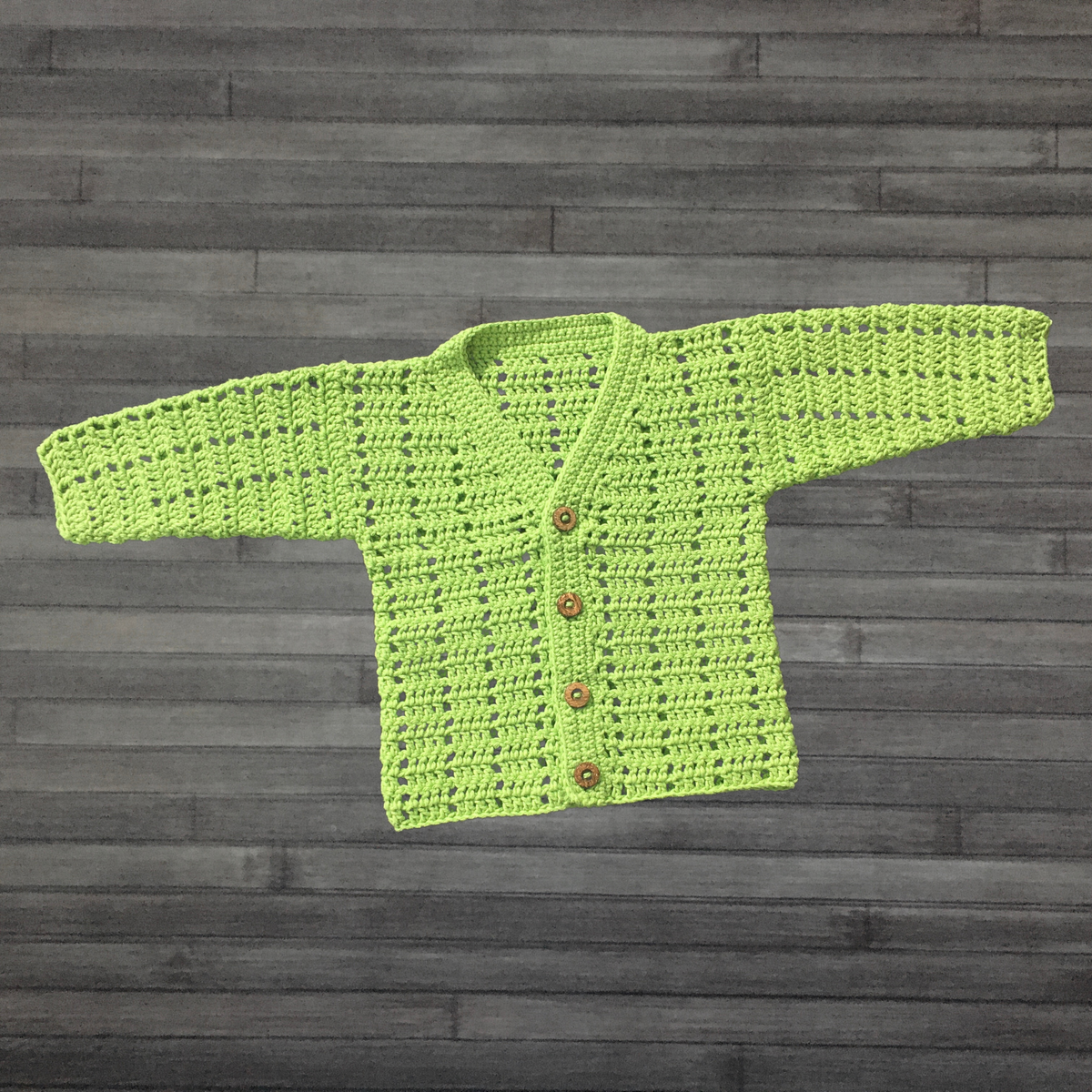 Apple Baby Cardigan (3–6 Months) – English Only
