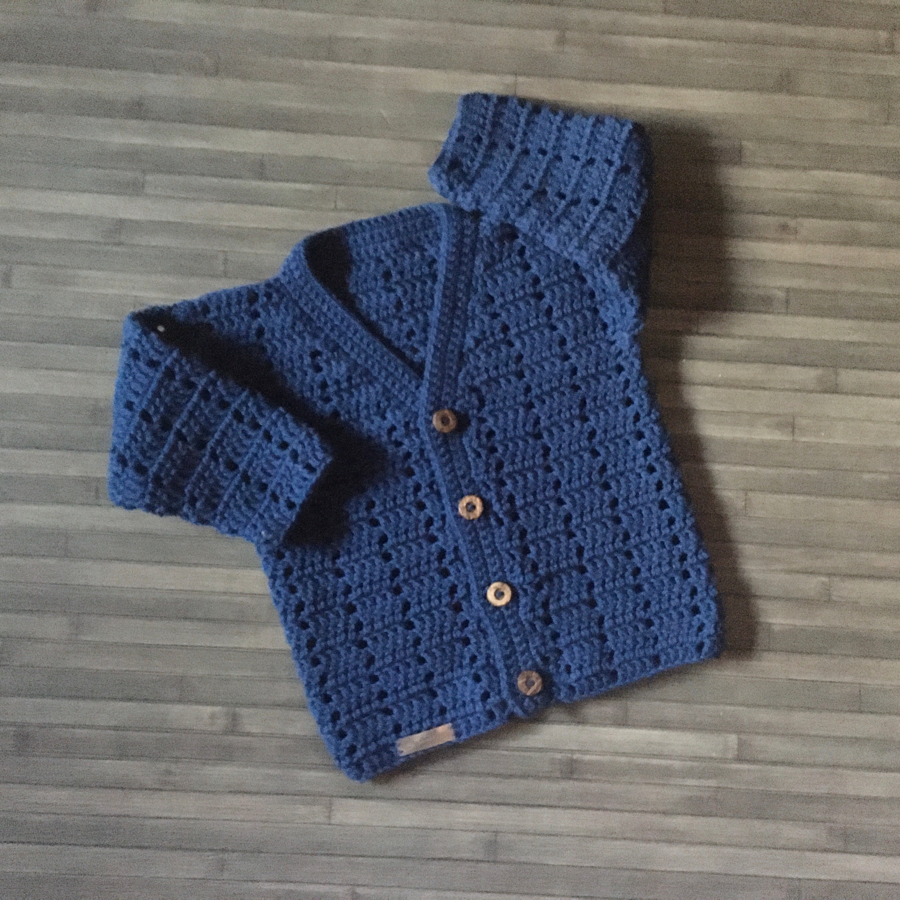 Apple Baby Cardigan Crochet Pattern PDF – Newborn to 4 Years, English Only