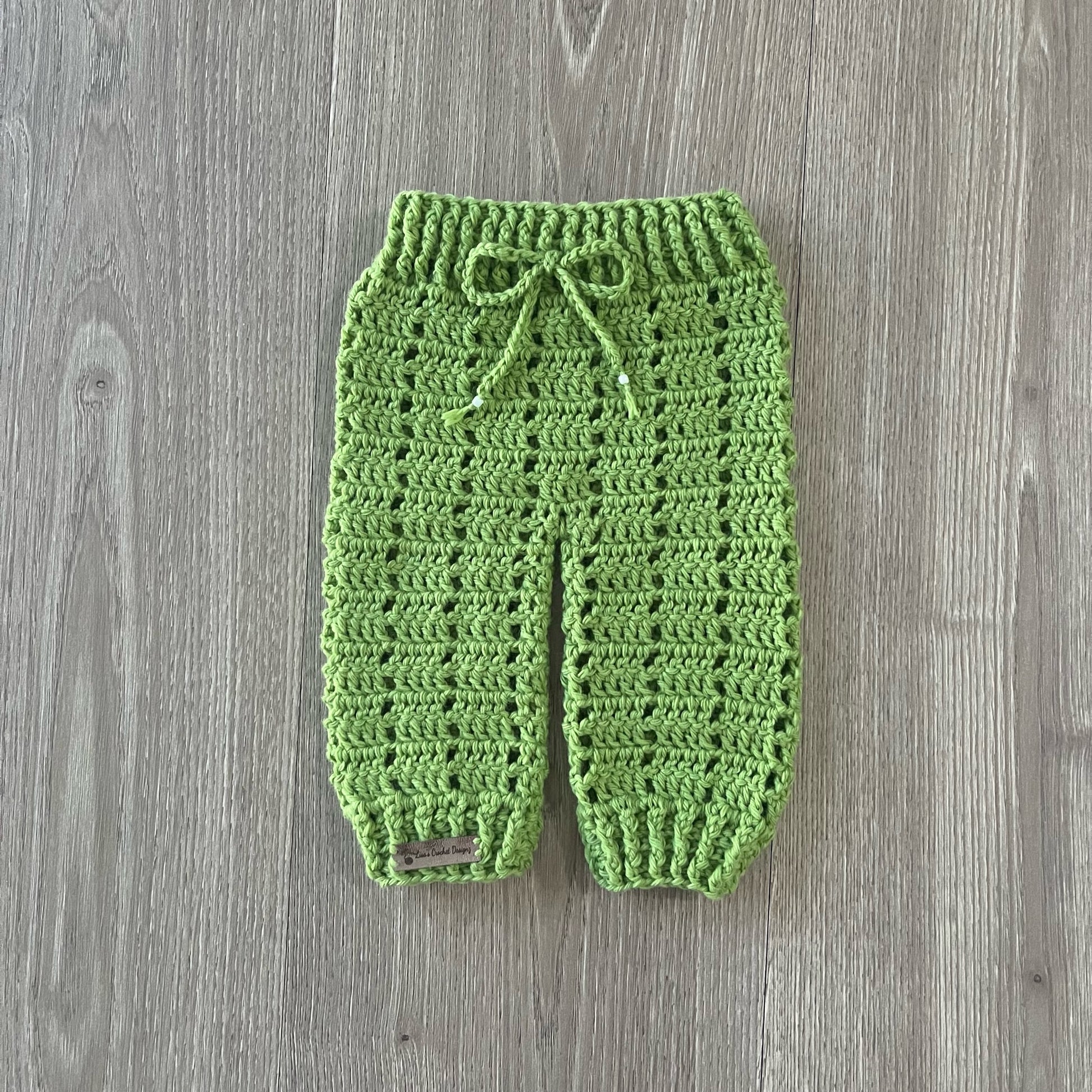 Apple crochet baby pants front