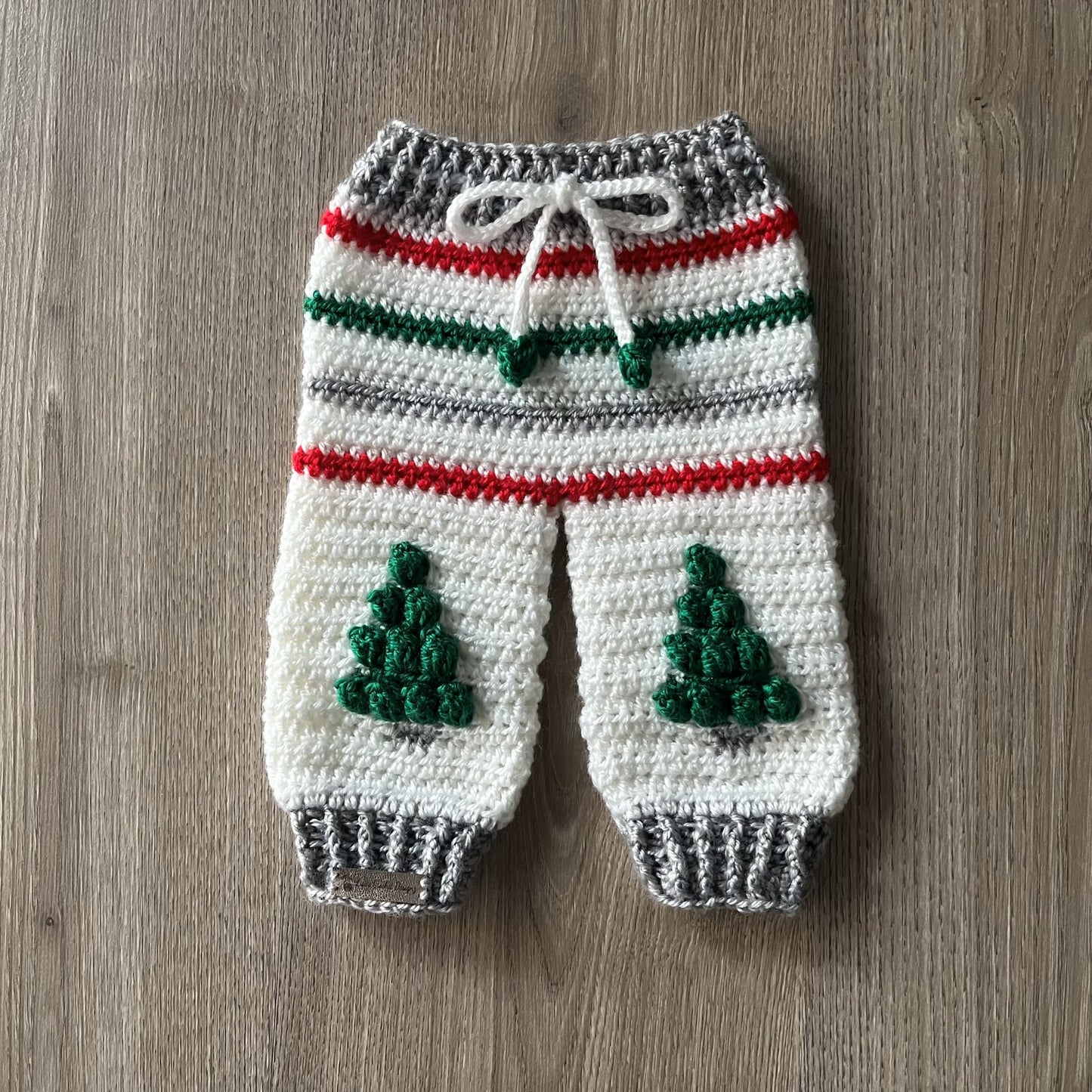 christmas crochet baby pants front