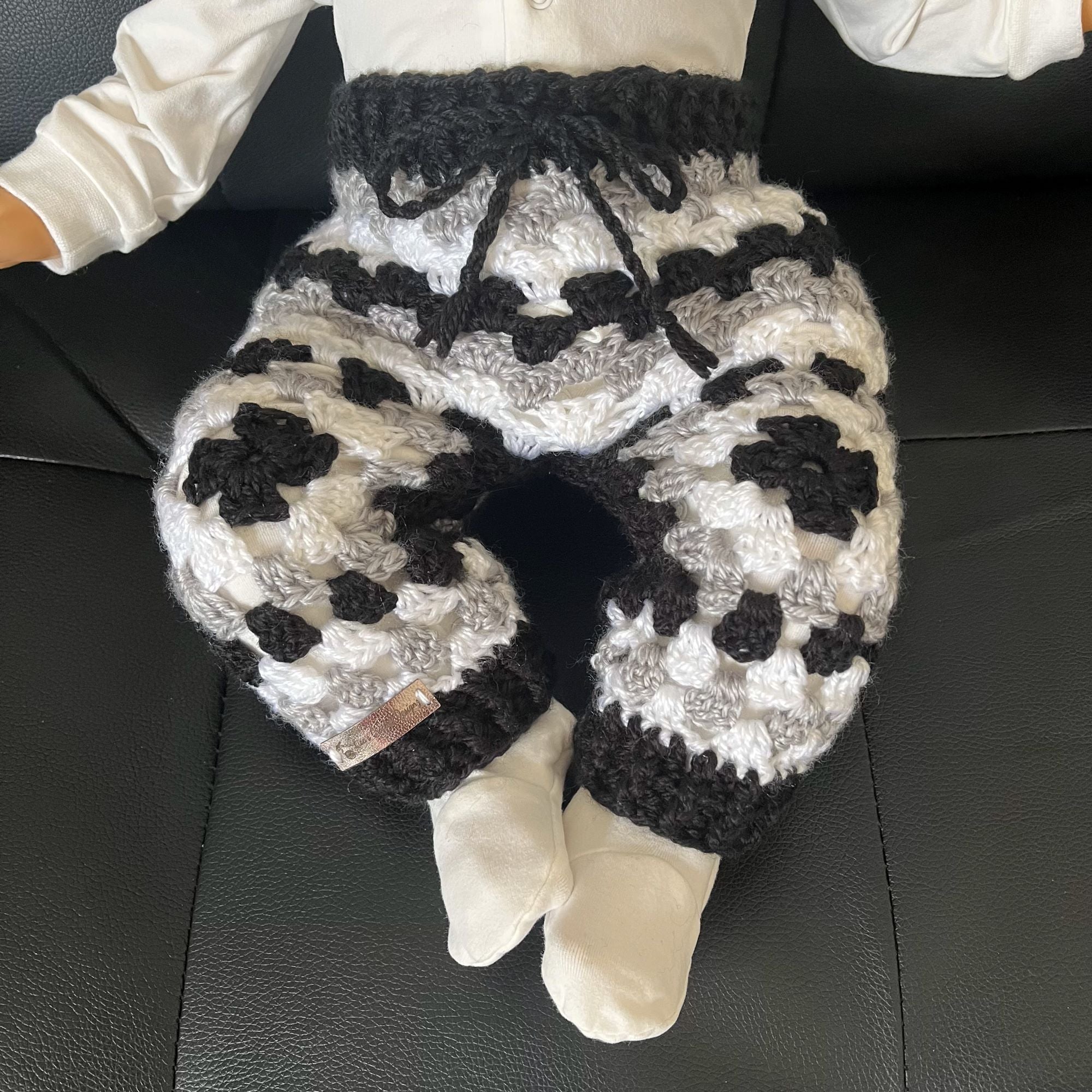 Granny Square Crochet Pattern Baby Pants (Newborn-2Y) – PDF in English
