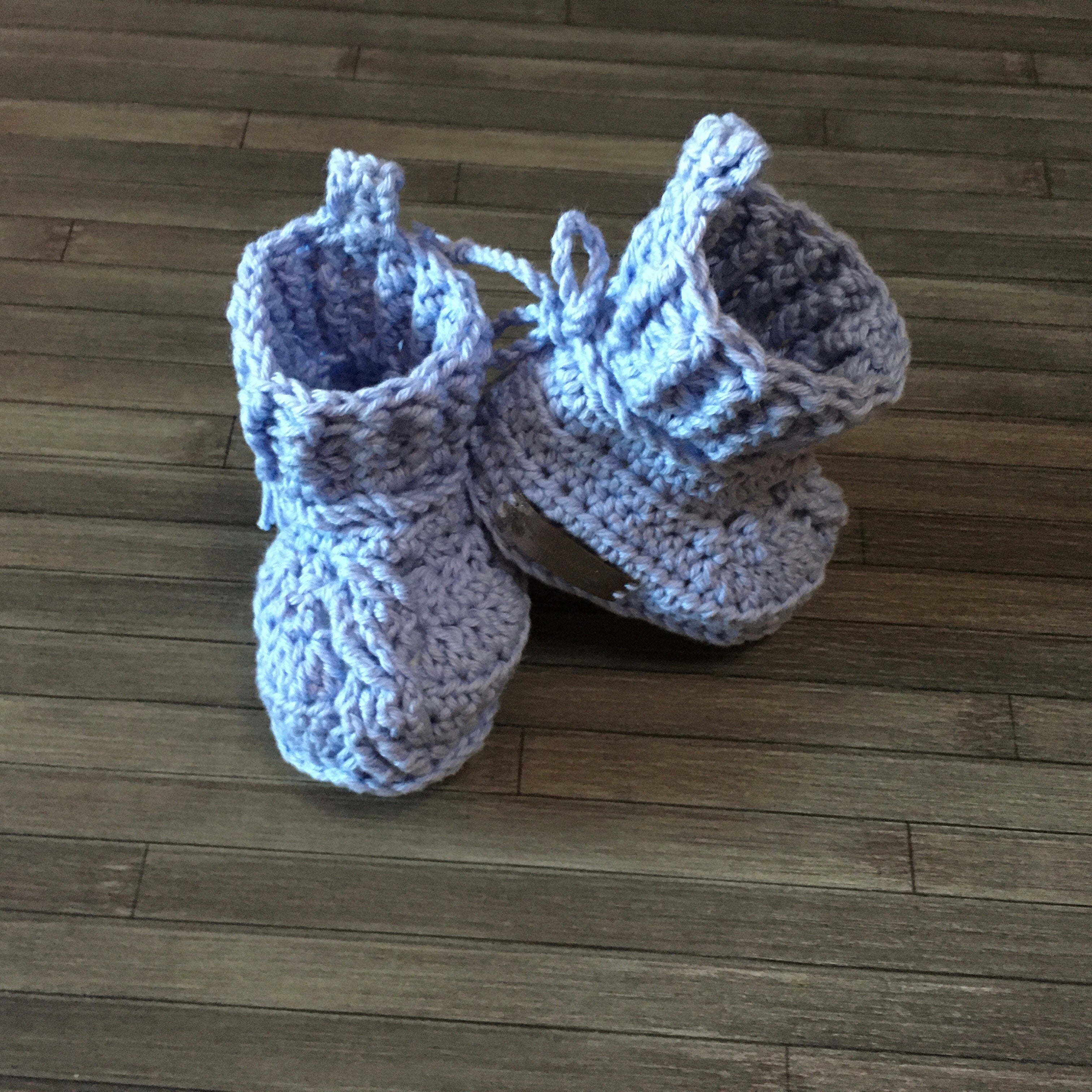 Lola Cabled Crochet Baby Booties PDF Pattern – English Only | DIY Baby Shoes