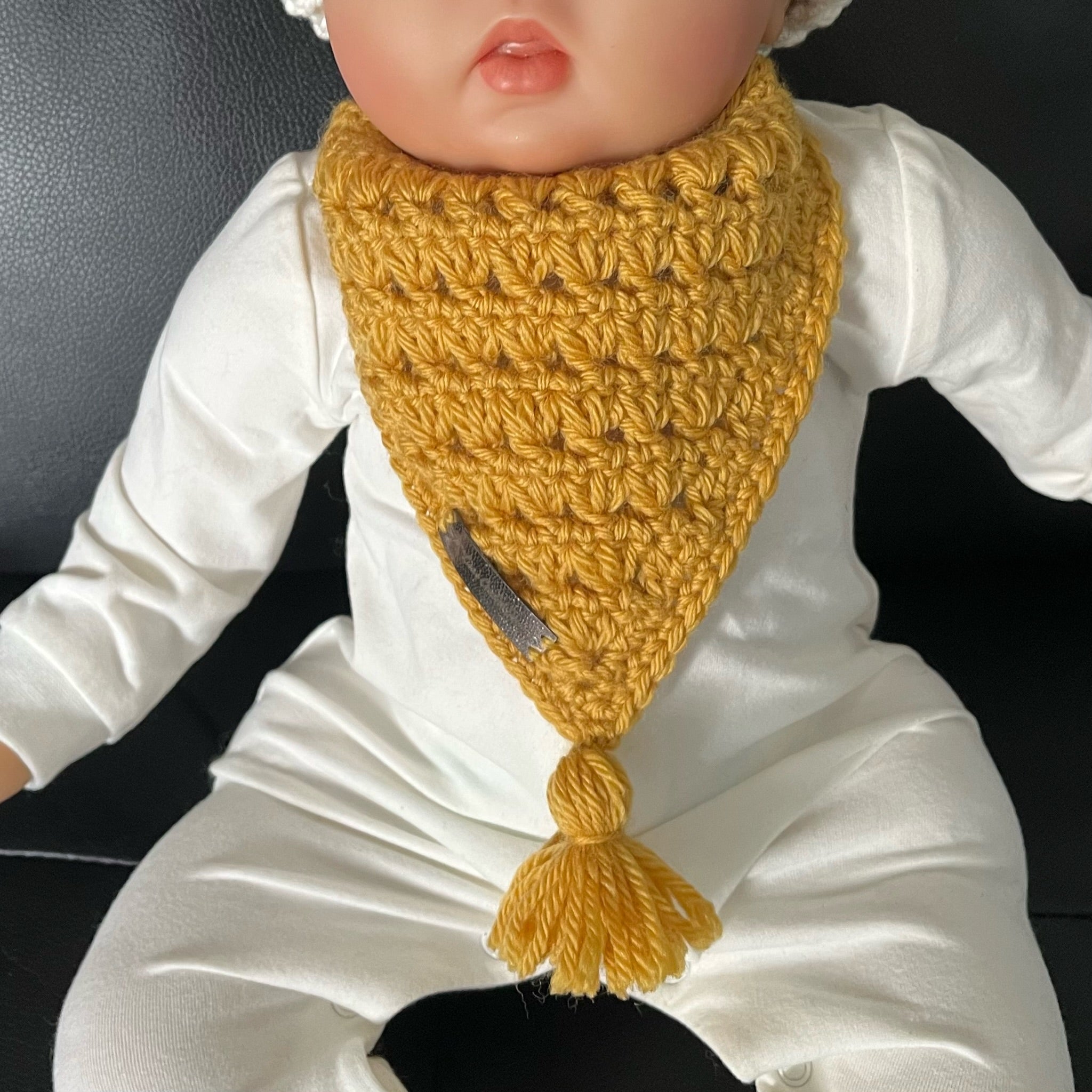 Crochet baby bandana online bib pattern