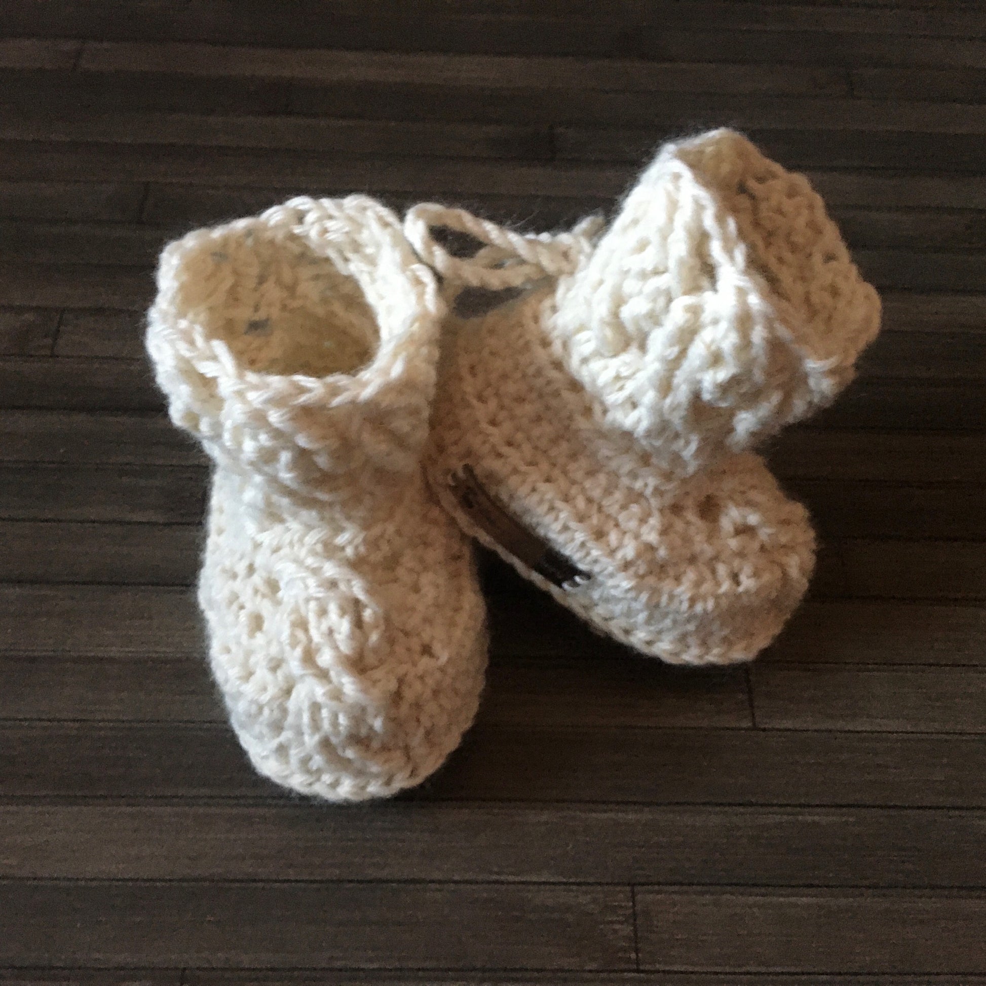 caleb crochet cabled baby booties