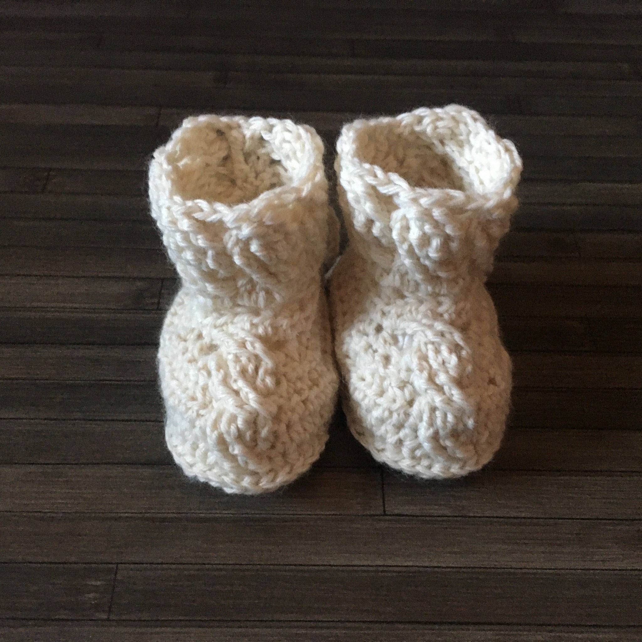 caleb crochet cabled baby booties front