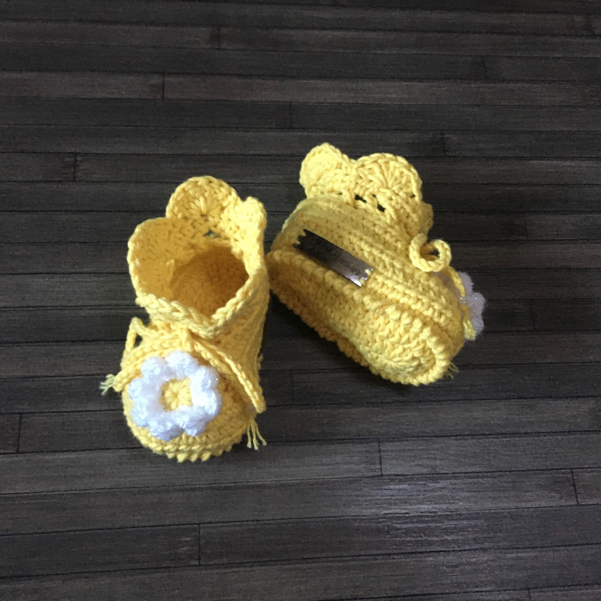 Daisy Crochet Baby Booties | Crochet Pattern PDF | English